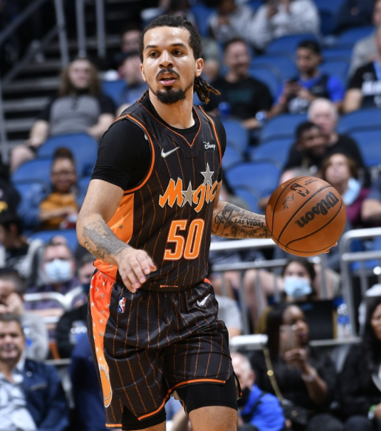 关于今晚突围战来临；阿贾克斯围绕全明星赛止住颓势；更衣室稳定；数据趋势出现新变化的信息